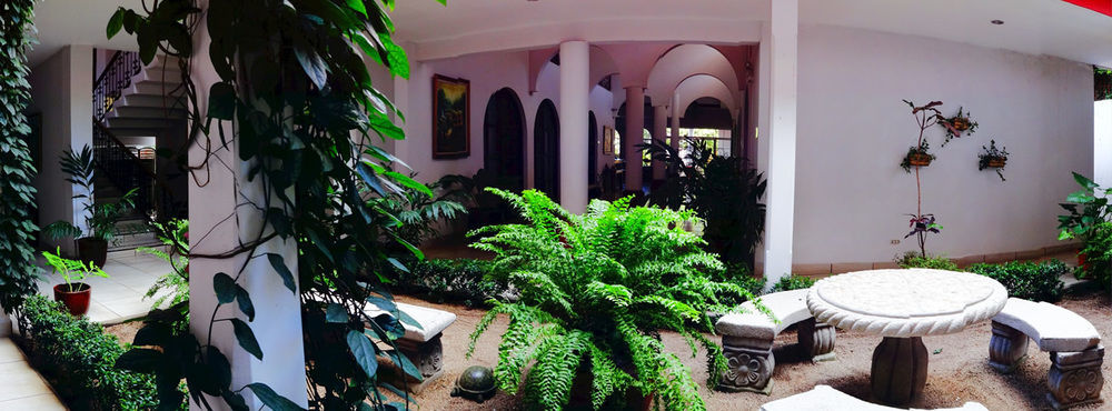 Executive Managua Hotel Bagian luar foto